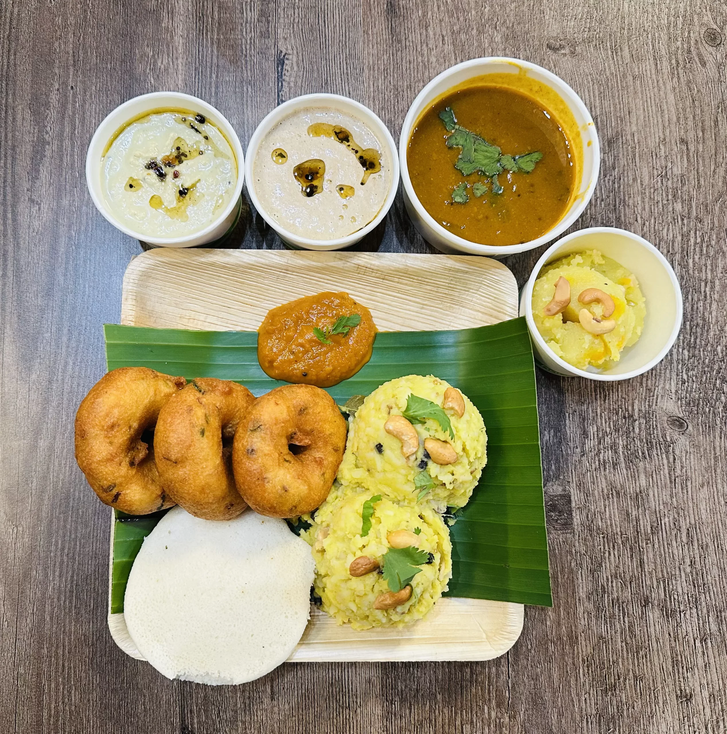 Vada(2)+Idli(1)+Pongal+Ravakesari
